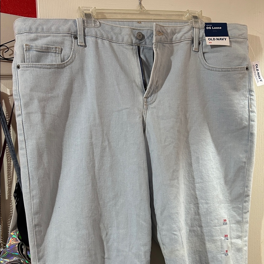 Old Navy Women's Straight Leg Jeans in Light Blue